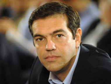 Guardian: «Η Ελλάδα αρνείται να επανεκκινήσει βυθισμένη στην οικονομική καταστροφή αλλά όλοι στην ΕΕ στηρίζουν Τσίπρα
